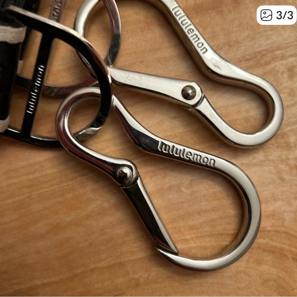 lululemon athletica Black and Cream Men's Belt Bag Strap - Picture 3 of 3